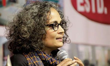 Wanderung mit den Genossen [Arundhati Roy]