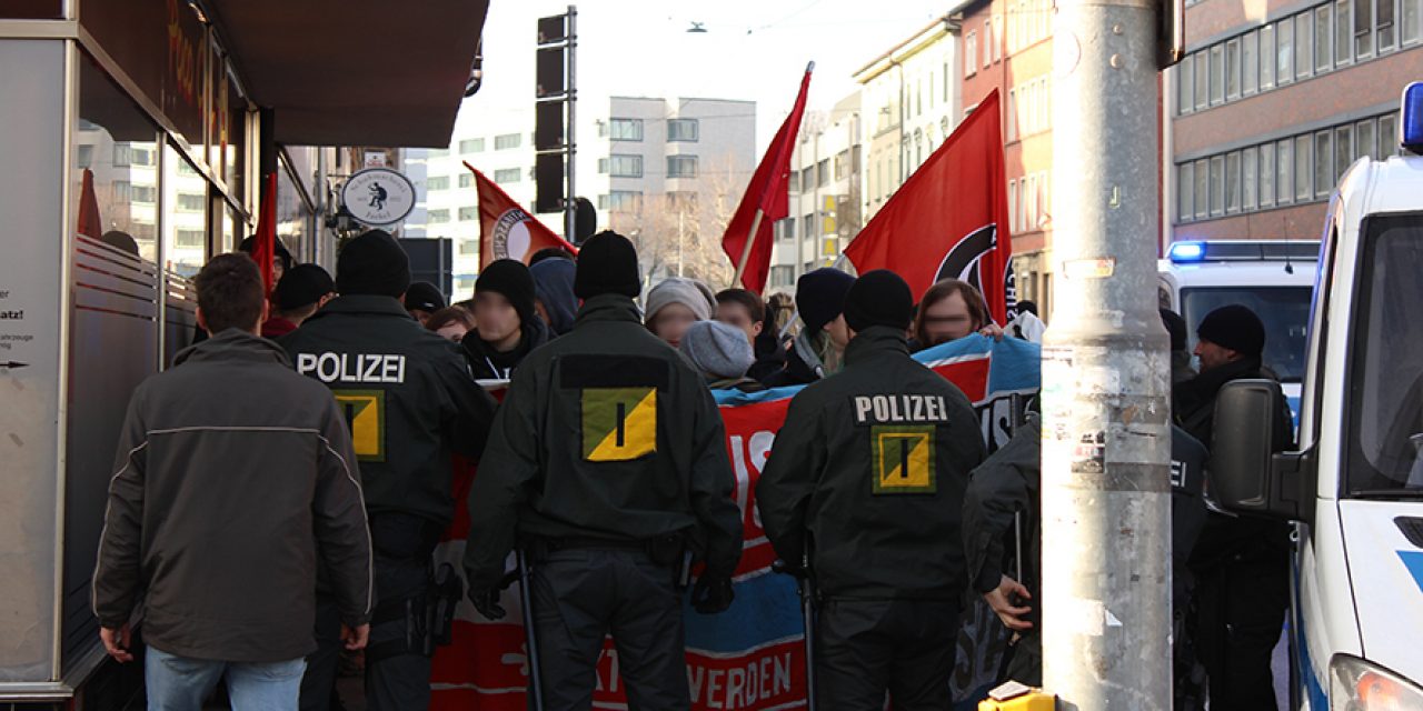 Kundgebung gegen Beteiligung Rechter am „Diesel-Protest“