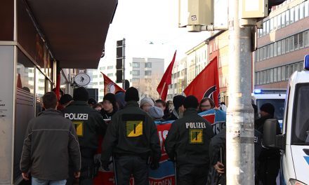 Kundgebung gegen Beteiligung Rechter am „Diesel-Protest“