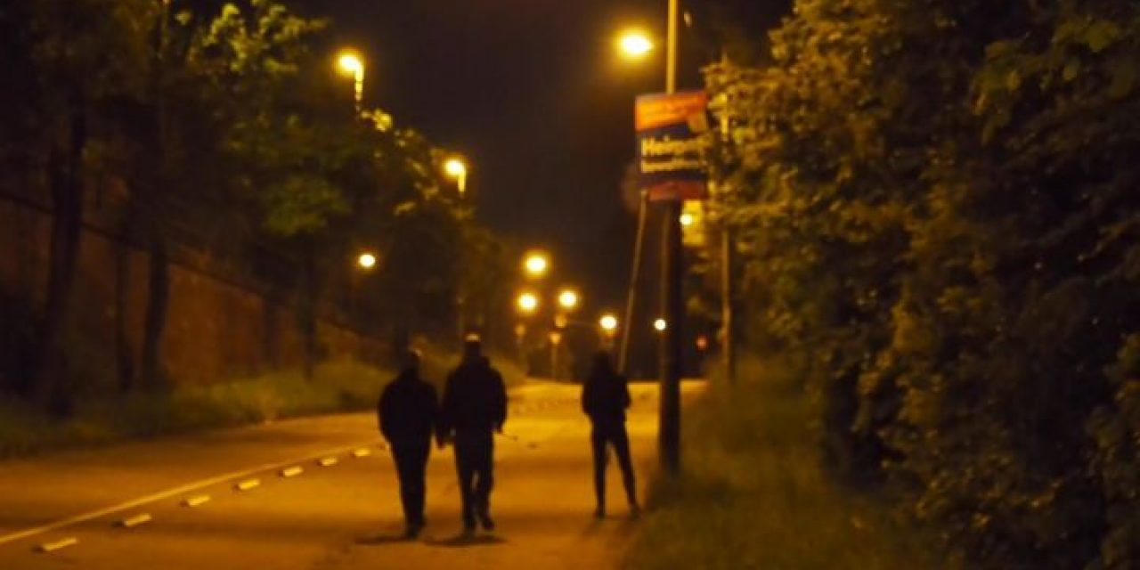 Den rechten Wahlkampf sabotieren – Video von antifaschistischer Straßenreinigung