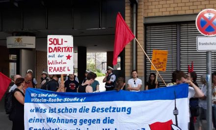 Wohnungsbesetzung – Haft auf Bewährung wegen Beleidigung, Polizeiübergriff interessiert nicht