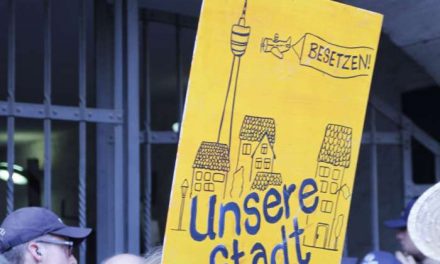 Video von Protesten und Blockaden gegen Immobiliendialog