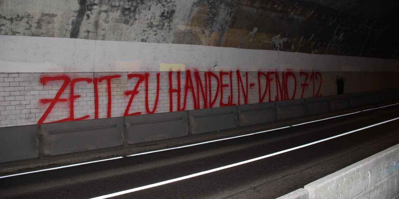 Mobisprühereien für die Fluchtdemo am 7. Dezember