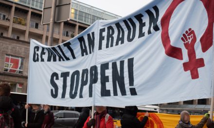 Straßenblockaden am internationalen Tag gegen Gewalt an Frauen