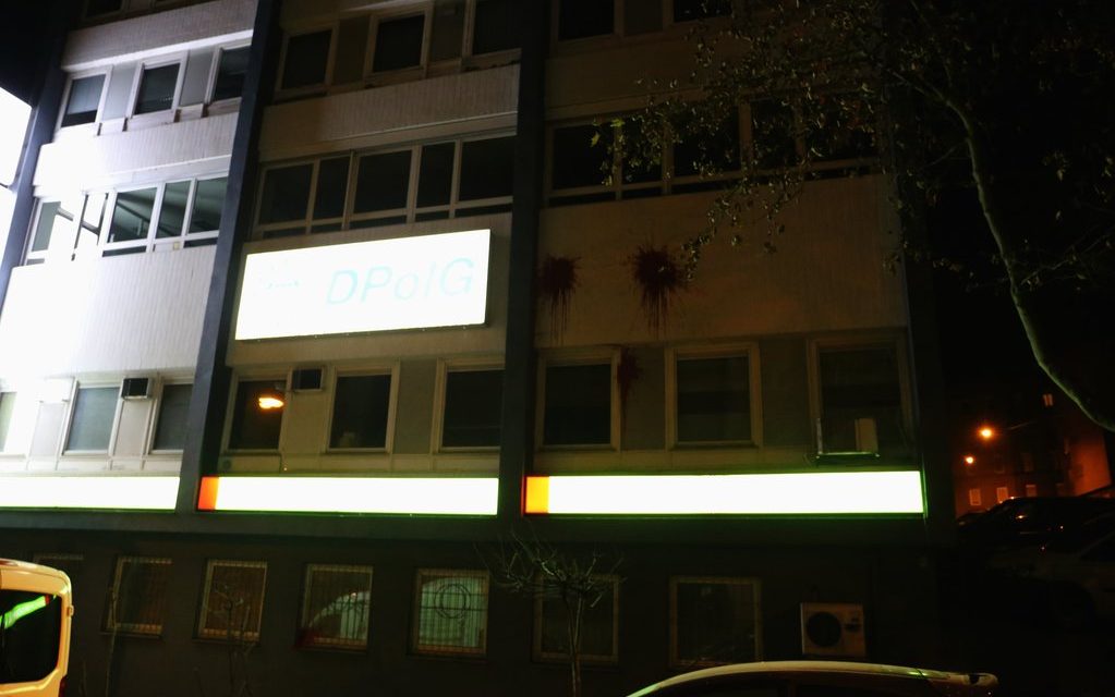 Farbanschlag auf DPolG – Solidarität mit Toto
