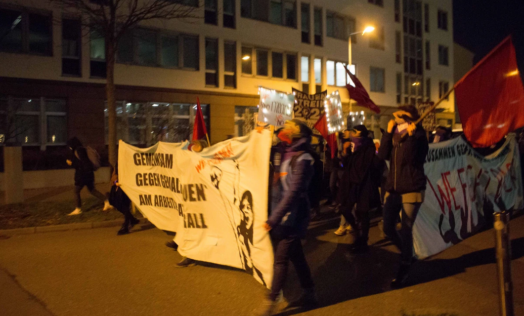Kundgebung zum internationalen Tag gegen Gewalt an Frauen