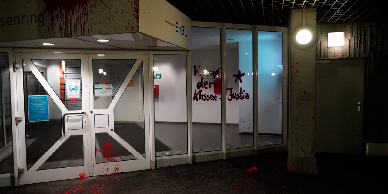 Kein Freund, kein Helfer! Staatsschutzgebäude in Stuttgart mit Farbe markiert
