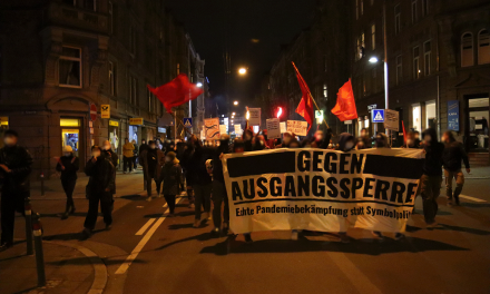 300 auf der Straße gegen Ausgangssperren