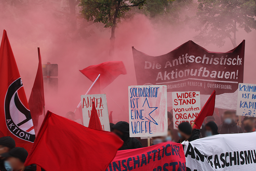 Solidarität mit den Angeklagten im Antifa-Ost Verfahren!